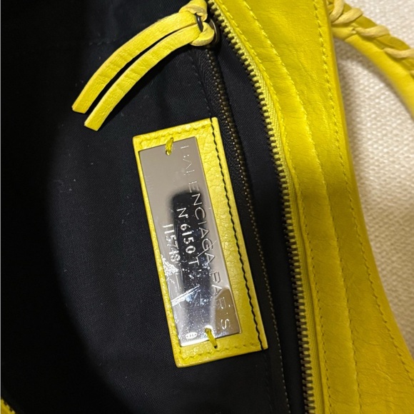 Balenciaga Medium Le City Citron Yellow Shoulder Bag with mirror - Picture 7 of 16